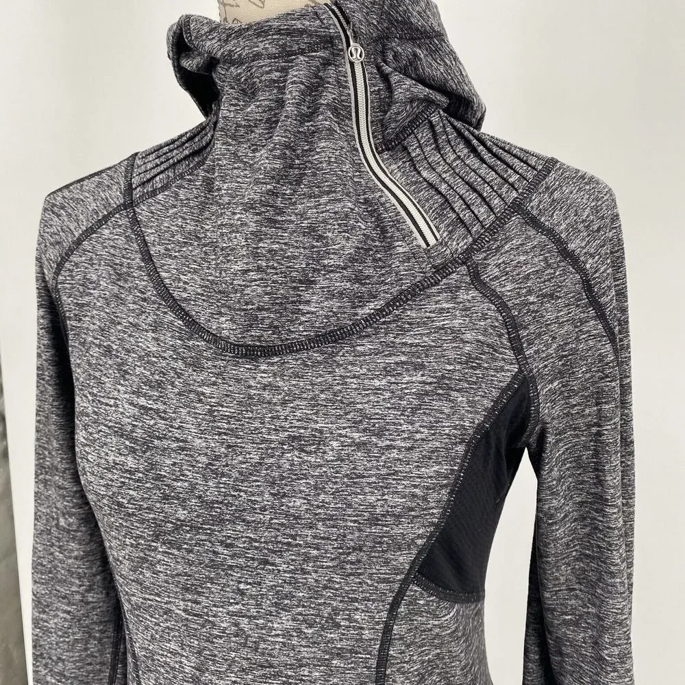 Women's Lululemon Run Back On Track‎ Pullover Hoodie Size 6 Heathered Gray/Black